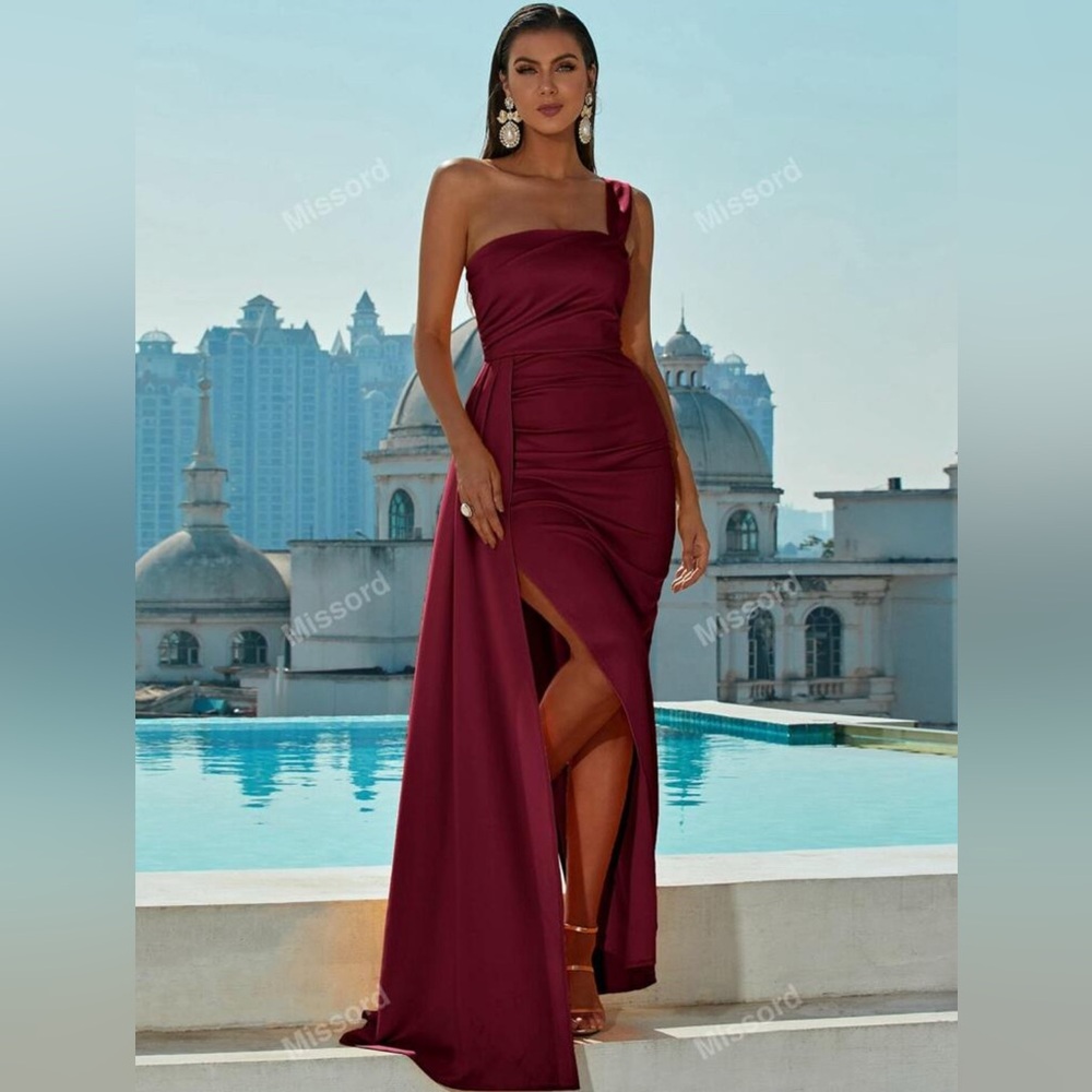 Miss Ord Maroon - S - Formal Gown NWT